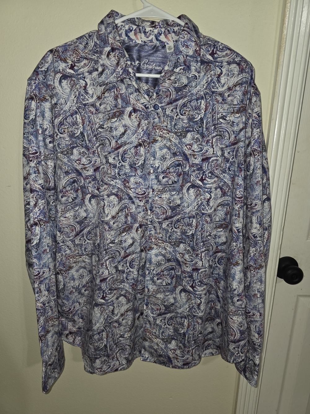 Robert Graham Button-Up Shirt in Blue and White